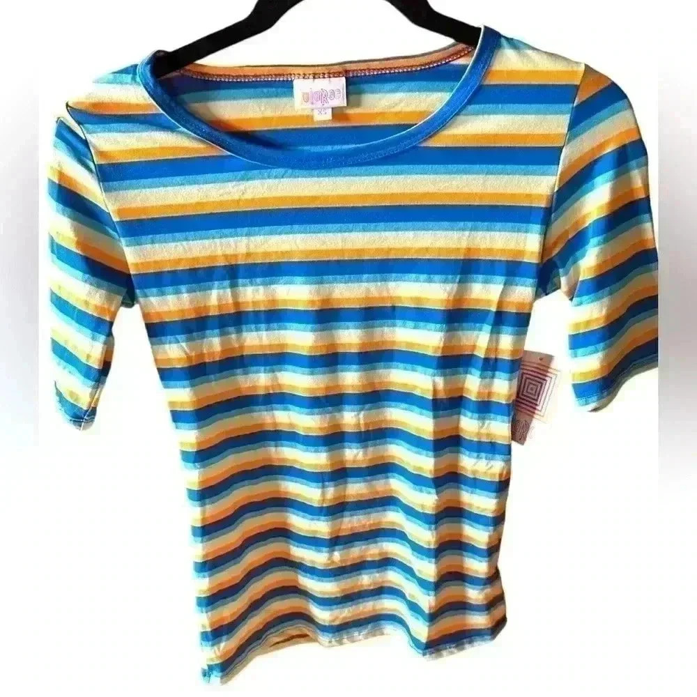 Lularoe XS striped Gigi t shirt. NWT . Fitted with 3/4 sleeve. Retro vibe!